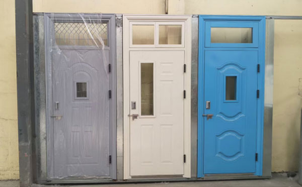 海原学校教室门