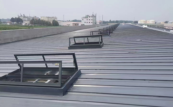 某中学室内体育馆海原排烟窗改造项目