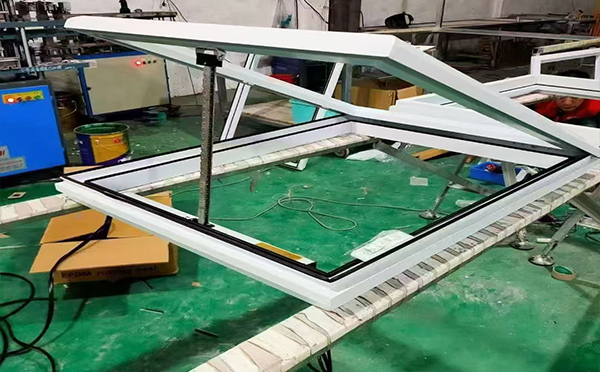 某地下车库出入口海原排烟窗配置工程