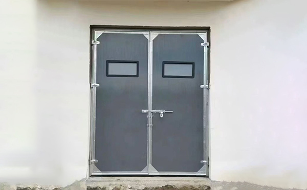 海原工业门在高温作业区域的运行表现