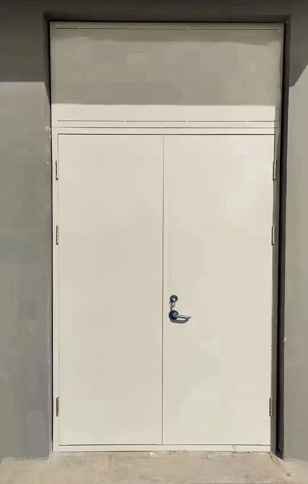 展览馆项目完成大跨度海原防火门安装